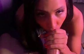 Video Pocahontas Oficial liberando a buceta suculenta pro amigo pauzudo